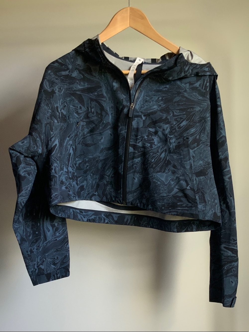 Lululemon Metamorphosis Cropped Windbreaker